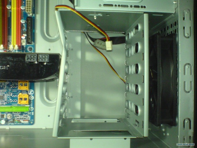 Большая видеокарта - маленький корпус