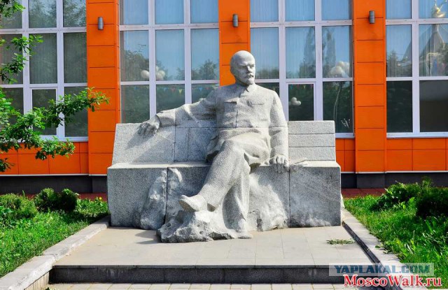Памятники Ленину