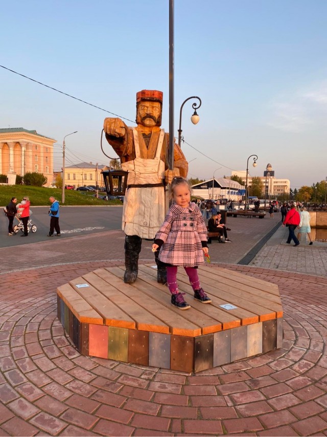 На смену Алёнке пришёл фонарщик из Архангельска