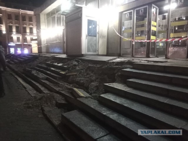 Метро Сенная. Жаркая ночь