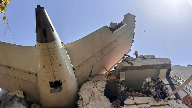 Причиной катастрофы Boeing 787 Air India могло стать отключение подачи топлива (оба переключателя были выключены)