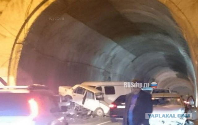 Замес в тонеле на трассе Ялта Севастополь