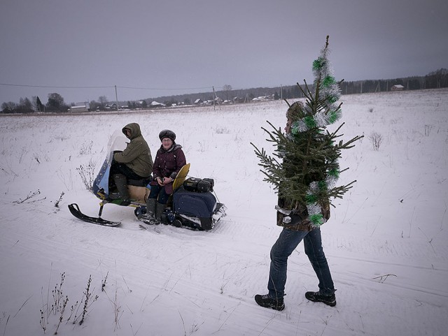 Пенсионер в вятской деревне собрал аэросани, снежный трактор и мотодельтаплан