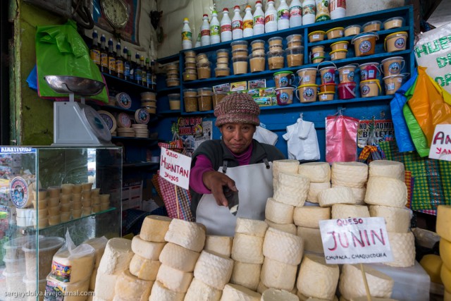 Хочешь увидеть колорит страны - иди на рынок. Рынок в Перу
