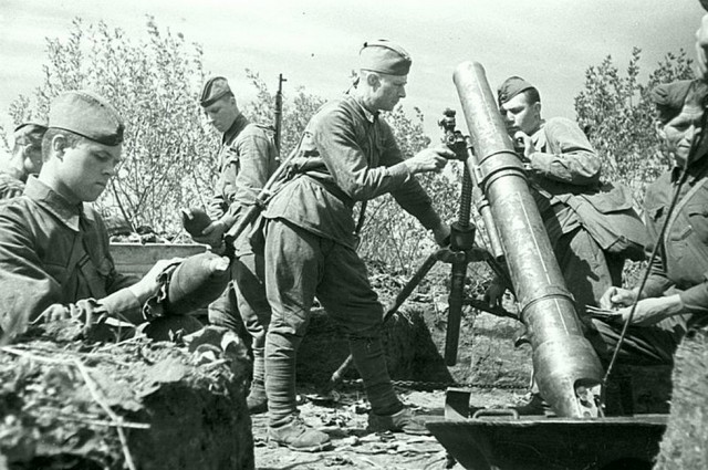 "Боги войны" - Советская артиллерия в годы Великой Отечественной войны