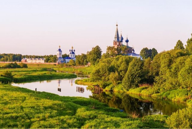 Чем деревня отличается от села?