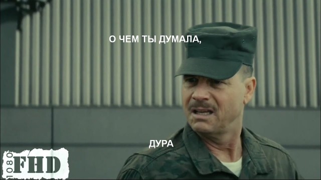 На московской акции против войны на Украине девушка метнула коктейль Молотова в полицейских