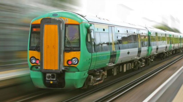 Почему вагоны метро в России имеют длину 19 метров: их история и настоящее