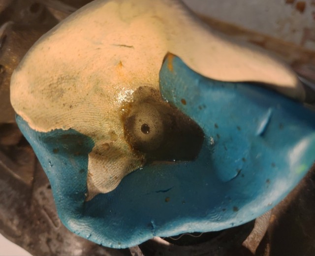 Вытаскиваем обломок болта