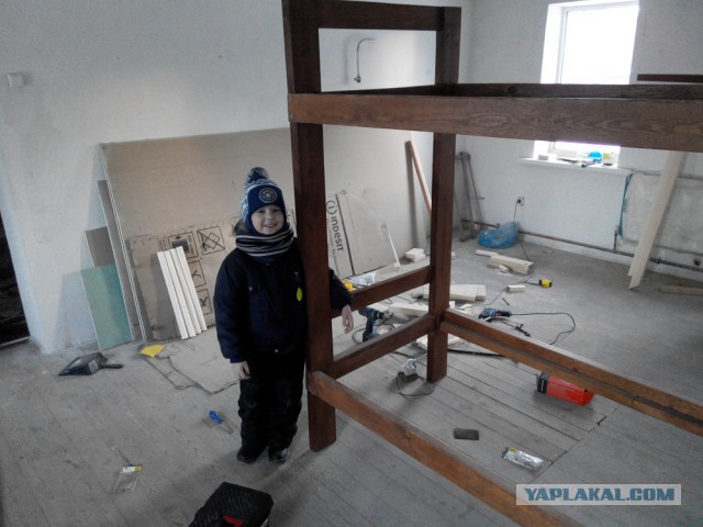 Двухъярусная кровать в детскую 2.