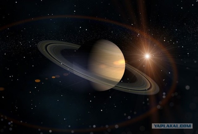 Возле колец Сатурна обнаружены странные объекты.