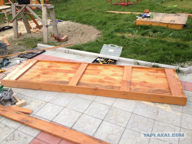 Строительство детской площадки.