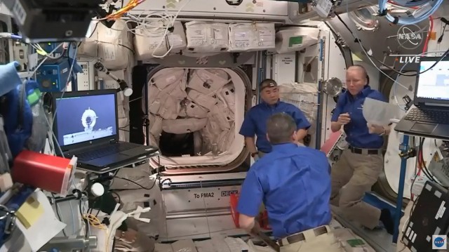 Второй пилотируемый полет на корабле Crew Dragon компании SpaceX на МКС должен состояться сегодня. Трансляция