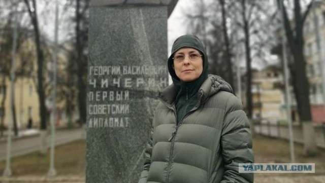 Чичерина на передке! Стихийный концерт в Мариуполе