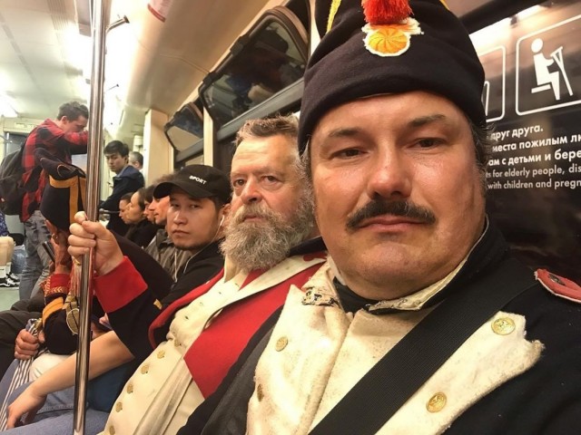 Свежая подборка модников из российского метро 25.10.22