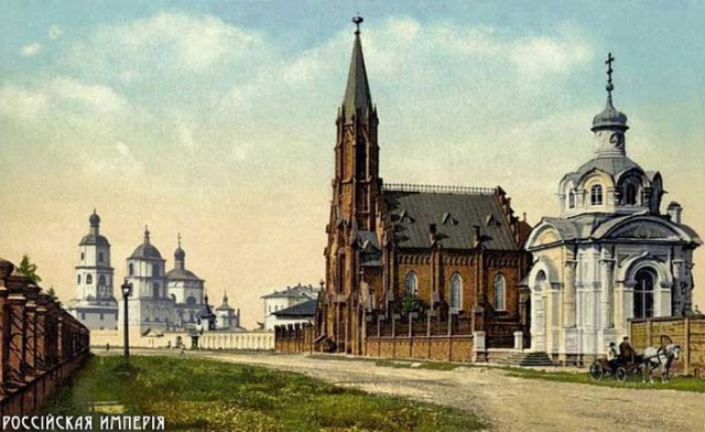 Россійская Иперія на цветнихъ открыткахъ