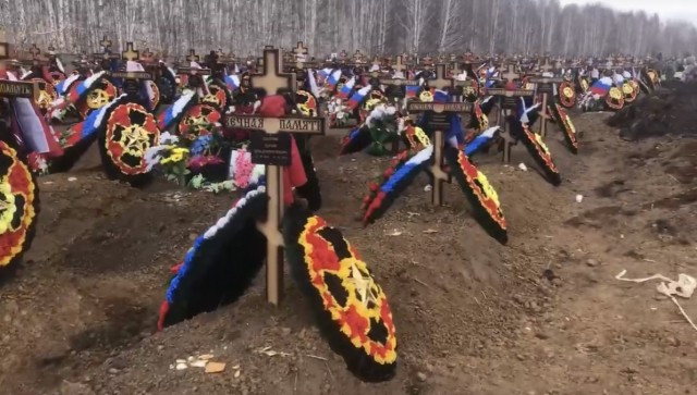 В порту Тамань горит резервуар с топливом