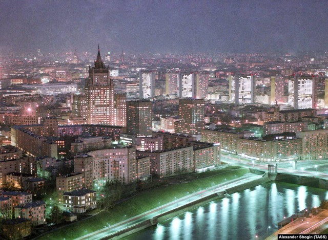 Москва и москвичи. Двадцатый век. 16.03.25