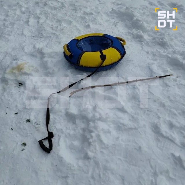 Двое детей провалились под лёд, катаясь на ватрушках в Брянске