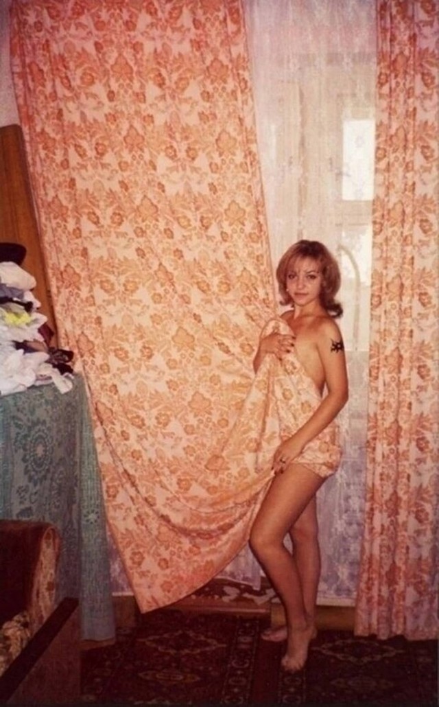 Девчата из 90-х и 00-х