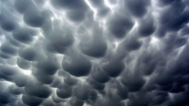 В Нью-Джерси засняли зловещие облака с щупальцами