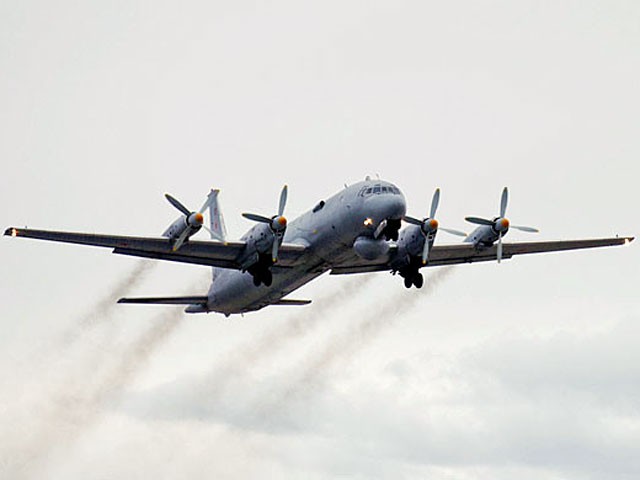 Су-27 перехватил португальский Орион P-3
