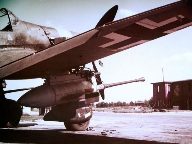 Редкий кадр! Гибель пикирующего бомбардировщика Ju-87