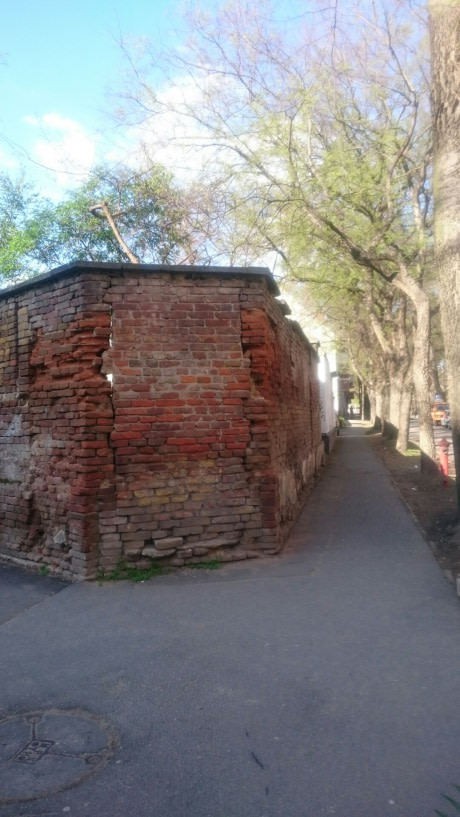 Настоящий геймер знает, что тут точно можно "пройти"