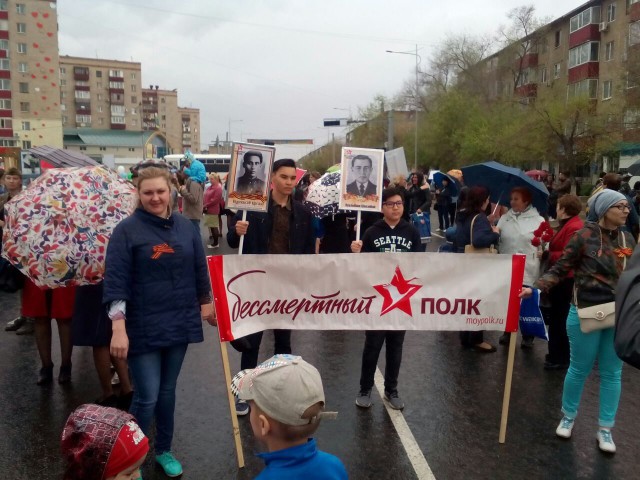Братья-казахи зачетно 9 мая празднуют!