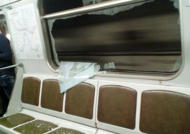 В окна новых поездов столичного метро хотят вмонтировать экраны