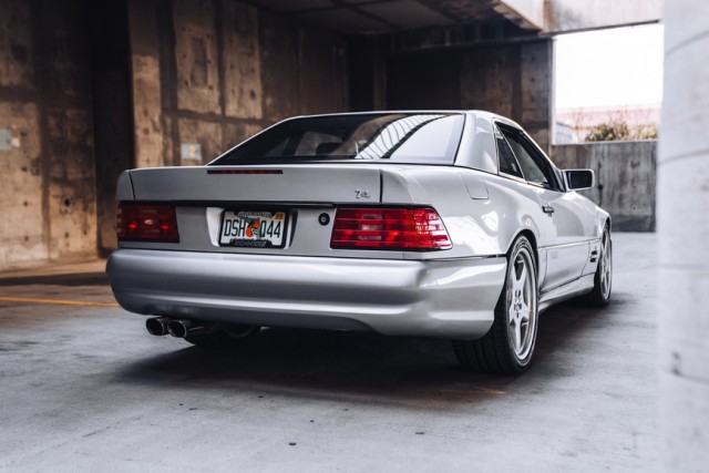 На продажу выставили очень редкий Mercedes-Benz SL600 с тюнингом от RENNtech