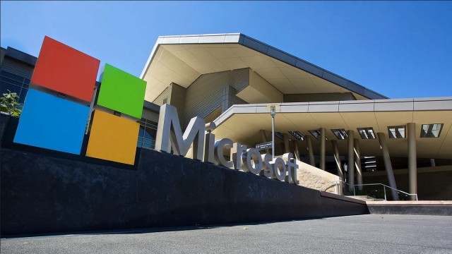 Microsoft уволила программиста с 25-летним стажем по решению ИИ