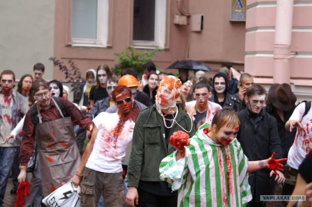 Зомби-парад на Невском (27 фото)