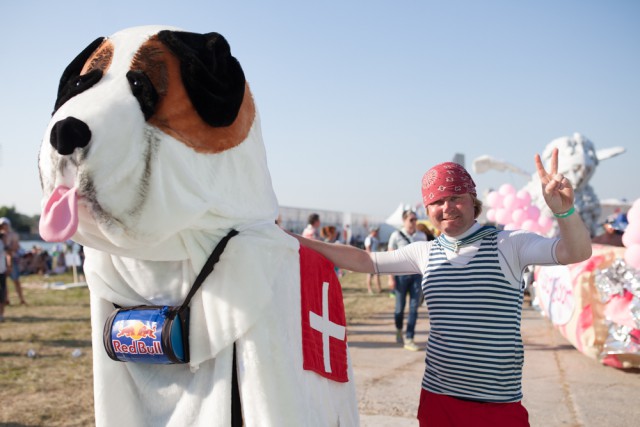 Red Bull Flugtag 2015: полет головы Михалкова