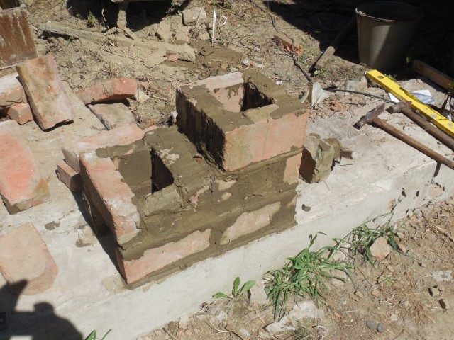 Печь-ракета из кирпича.