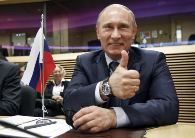 Путин предложил реализовать по всей России проект "Доступный интернет"