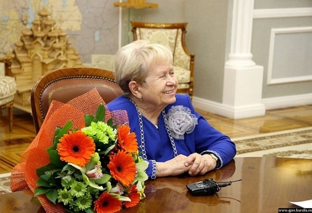 Светит всем знакомая звезда: жизнь и судьба Александры Пахмутовой. Сегодня у нее День Рождения.