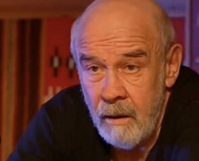 Ты чего моей женщине хамишь!?