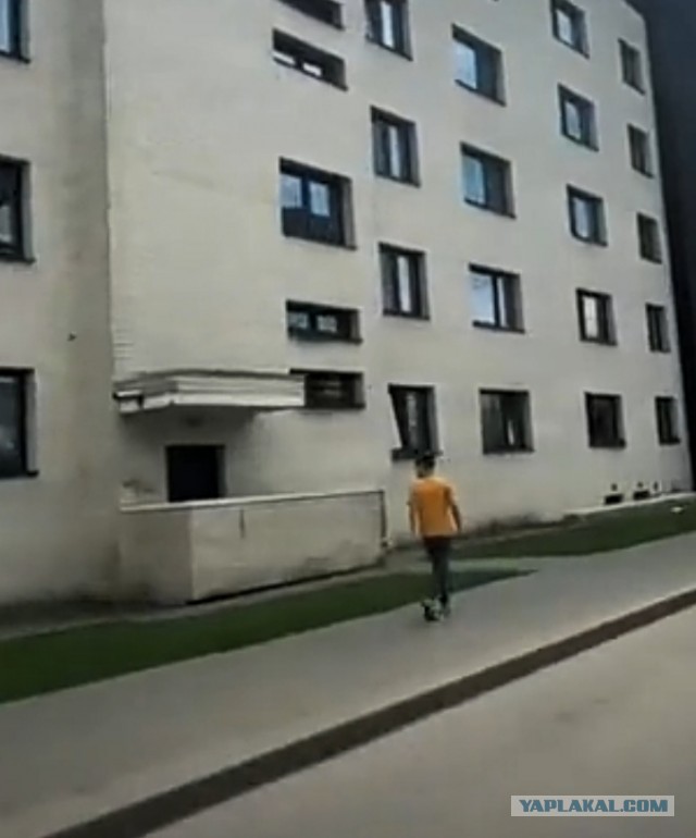 Так выглядит новая квартира в ЖК бизнес-класса после двух лет аренды пары с маленьким ребёнком и собаками.
