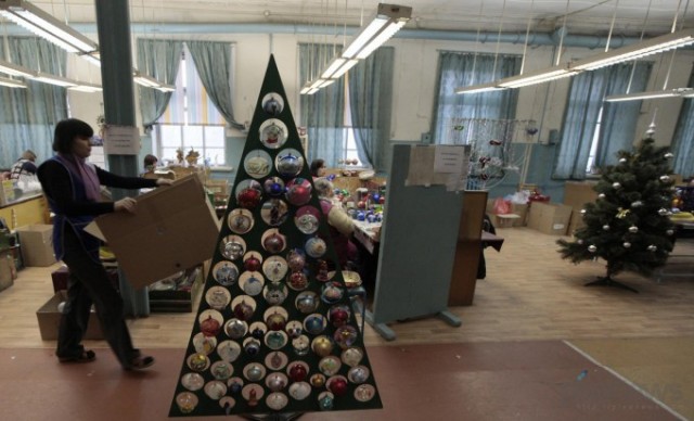 Как изготавливают новогодние игрушки в Красноярске