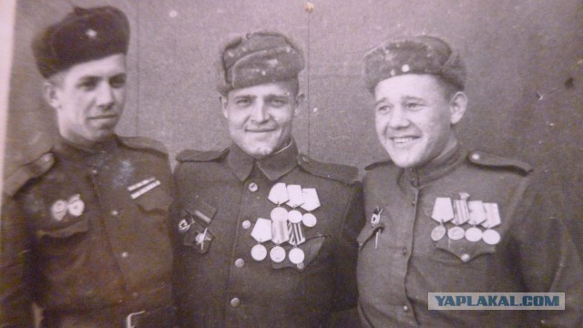 "Русские герои, мы вас ждали..."
