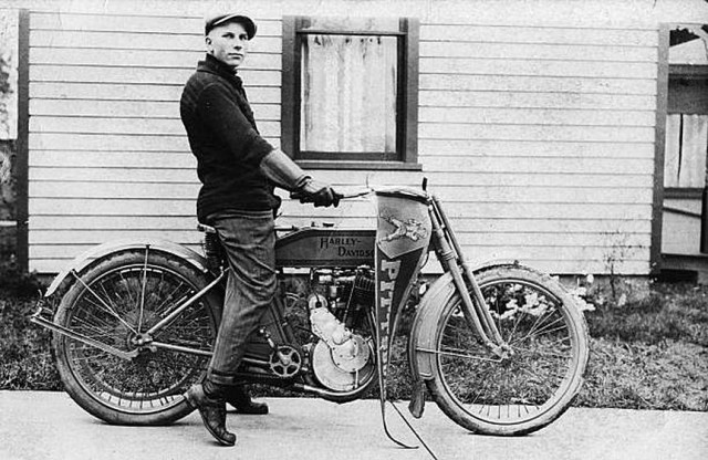 Редкие фотографии с более чем 100 летней историей