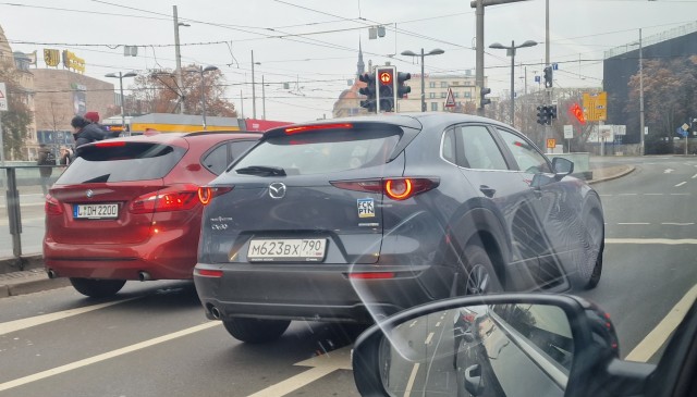 Домой вернётся, "можем повторить" наклеит...