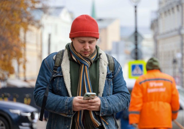 Голые дети в подъезде  