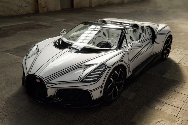 Bugatti W16 Mistral Blanc Eternel: мощность 1578 л.с. и отделка из настоящего королевского фарфора