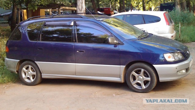 «Ларгусы по-американски»: большие минивэны, которых нет на российском рынке