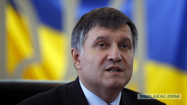 Аваков поручил силовикам вернуть Донбасс и Крым в 2017 году