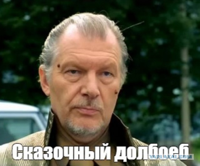 В гонконге простой народ начал лупить протестующих
