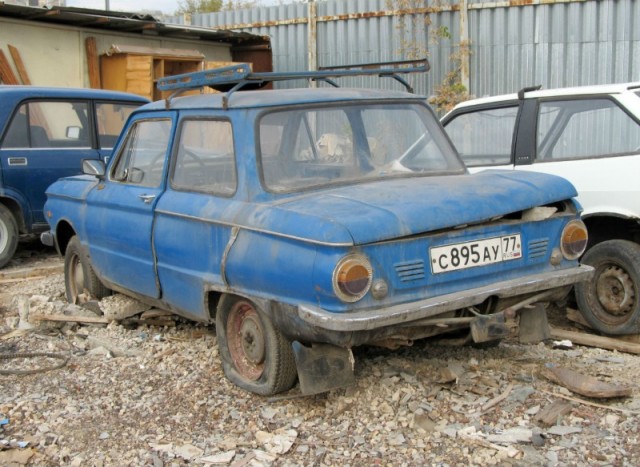 Брошенные автомобили, найденные при сносах московских гаражей