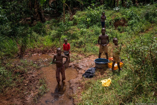Уганда: деревни, колдуны и детские жертвоприношения
